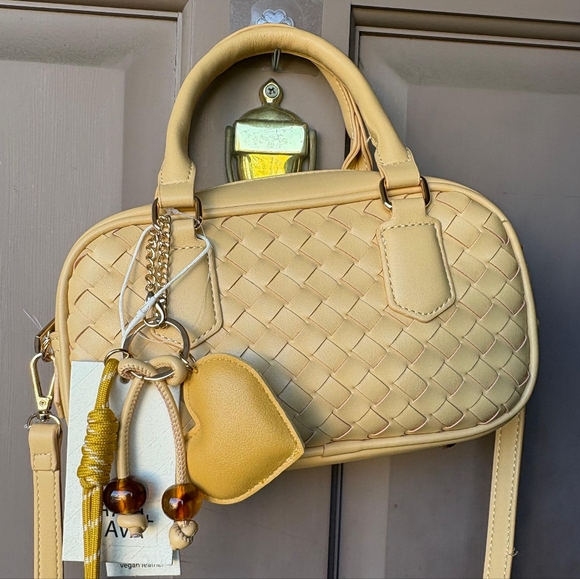 ​Bottega Vibe Kayla+Ava Yellow Woven Mini Satchel Crossbody with Heart Charm NWT - Picture 7 of 12
